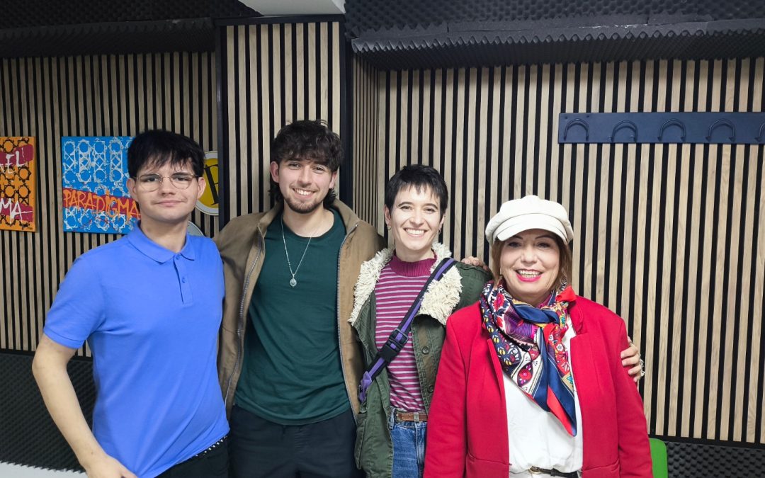 Tercera entrega de “Los hilos”, en Paradigma Radio