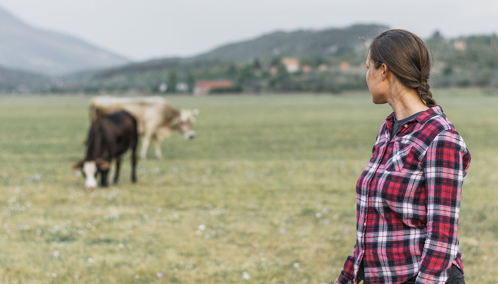 mujer_rural_ganaderia_vacas_eco_1600ox